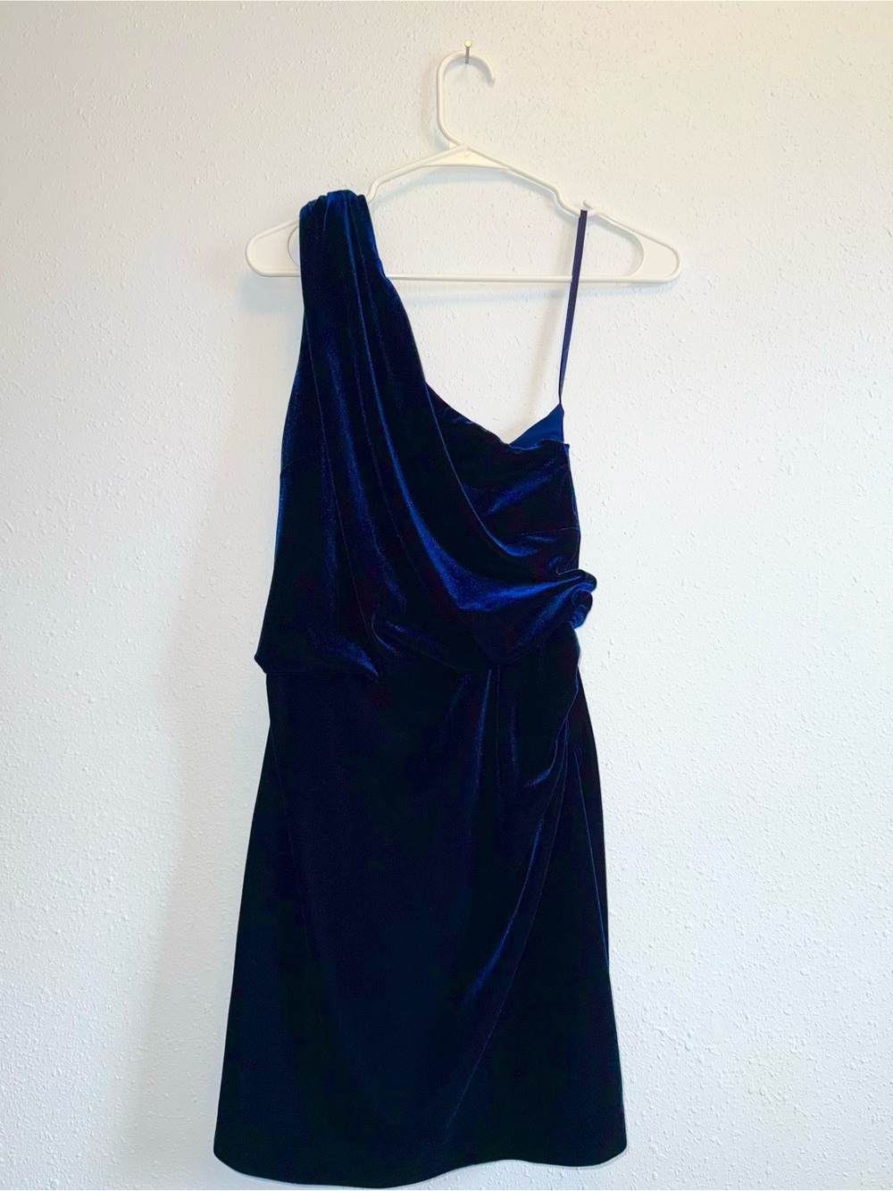 Lauren Ralph Lauren One-Shoulder Velvet Dress in Navy